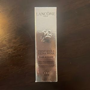 Lancome Tient Idole Ultra Wear Care & Glow